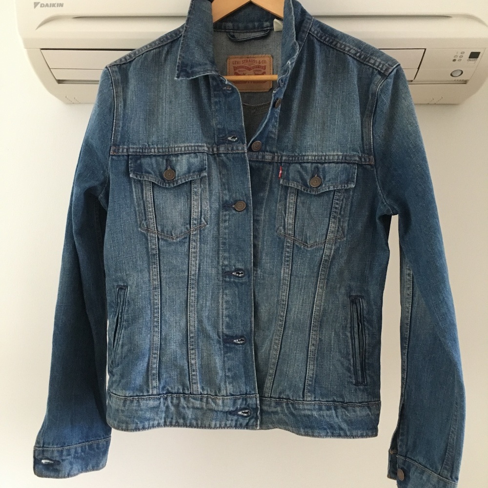 Levis red tab classic trucker denim jacket